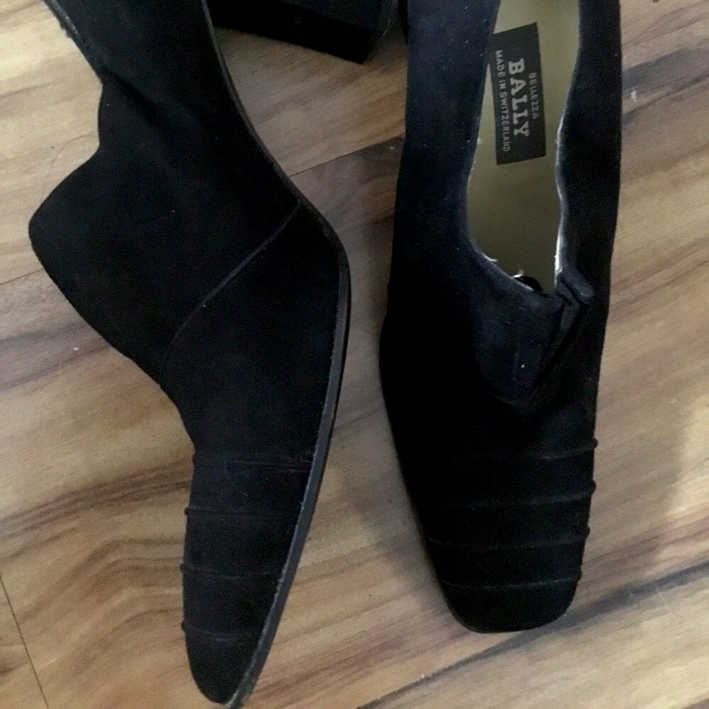 Bally Swiss black suede 4 in square heels. Sz 9US